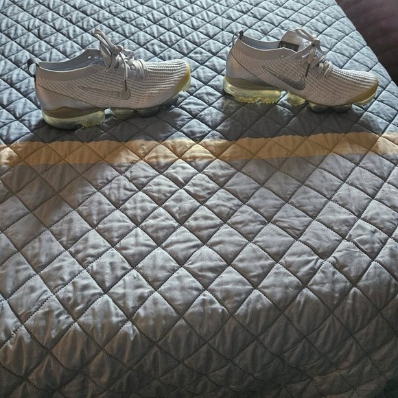 Like new: Nike vapomax flyknit - almost new! Barely worn few times only! - Picture 4 of 4